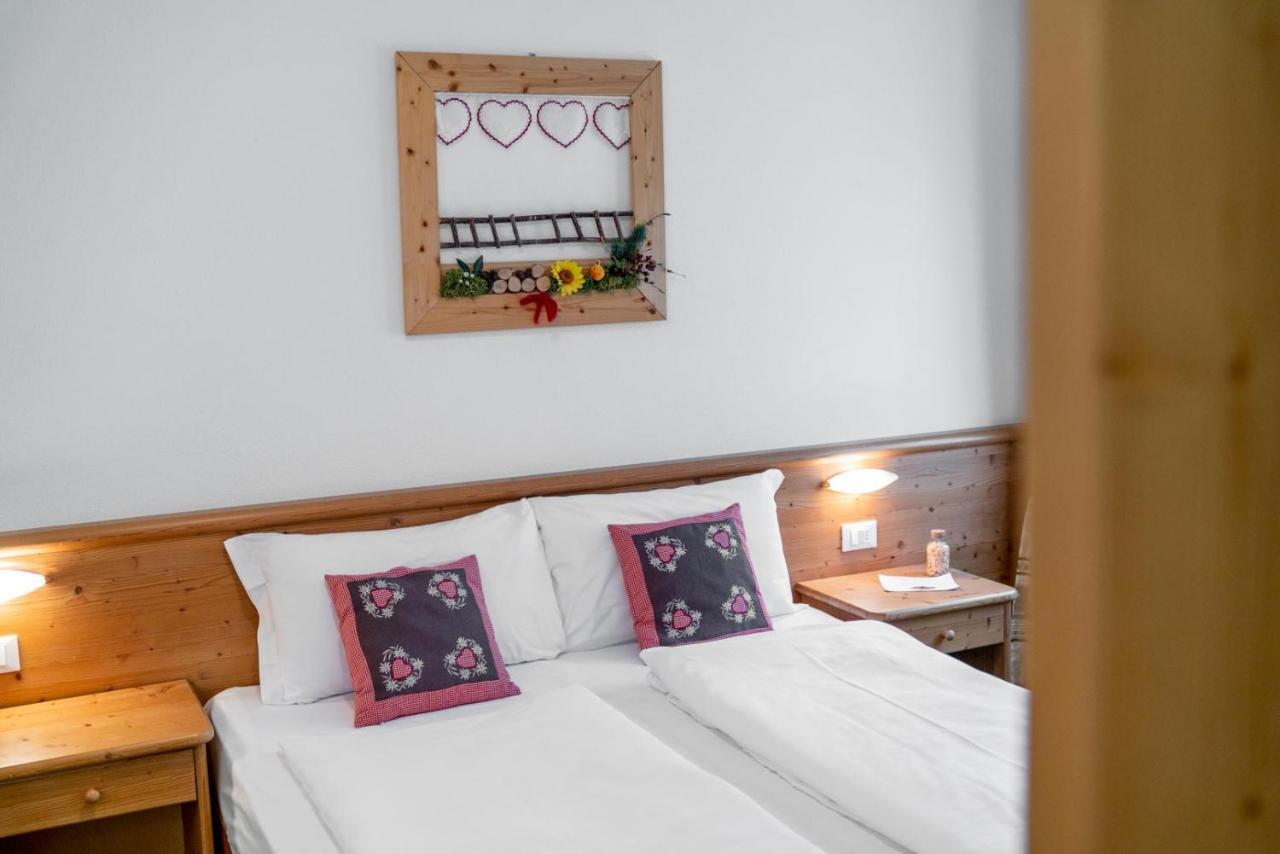 Al Sole Mountain Chic Hotell Folgaria Rum bild