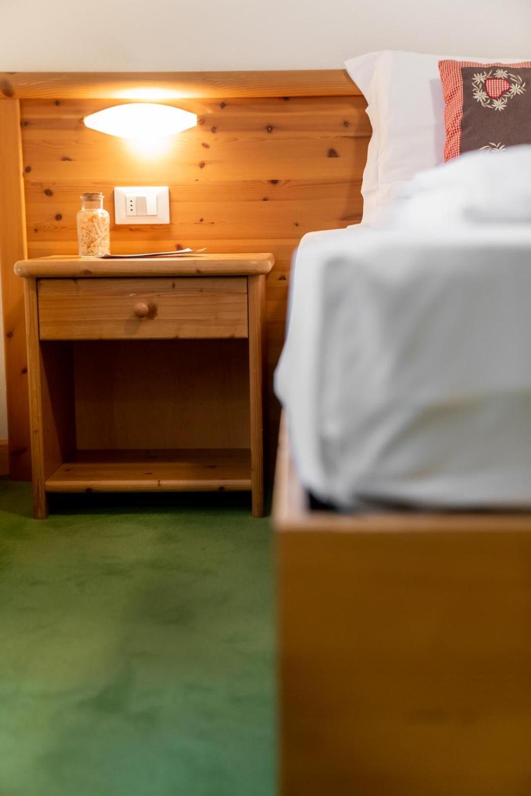 Al Sole Mountain Chic Hotell Folgaria Rum bild